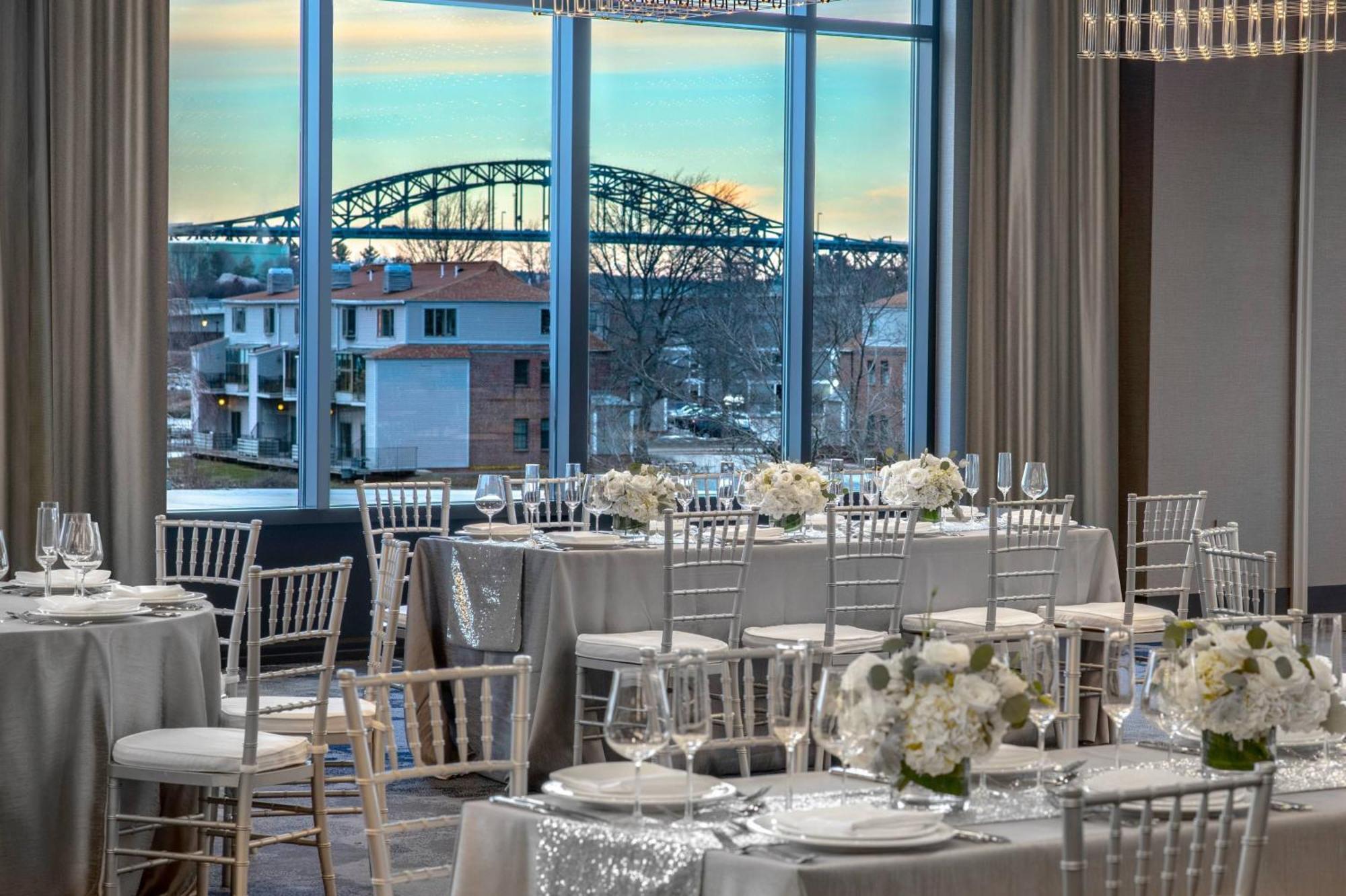 Ac Hotel By Marriott Portsmouth Downtown/Waterfront Extérieur photo